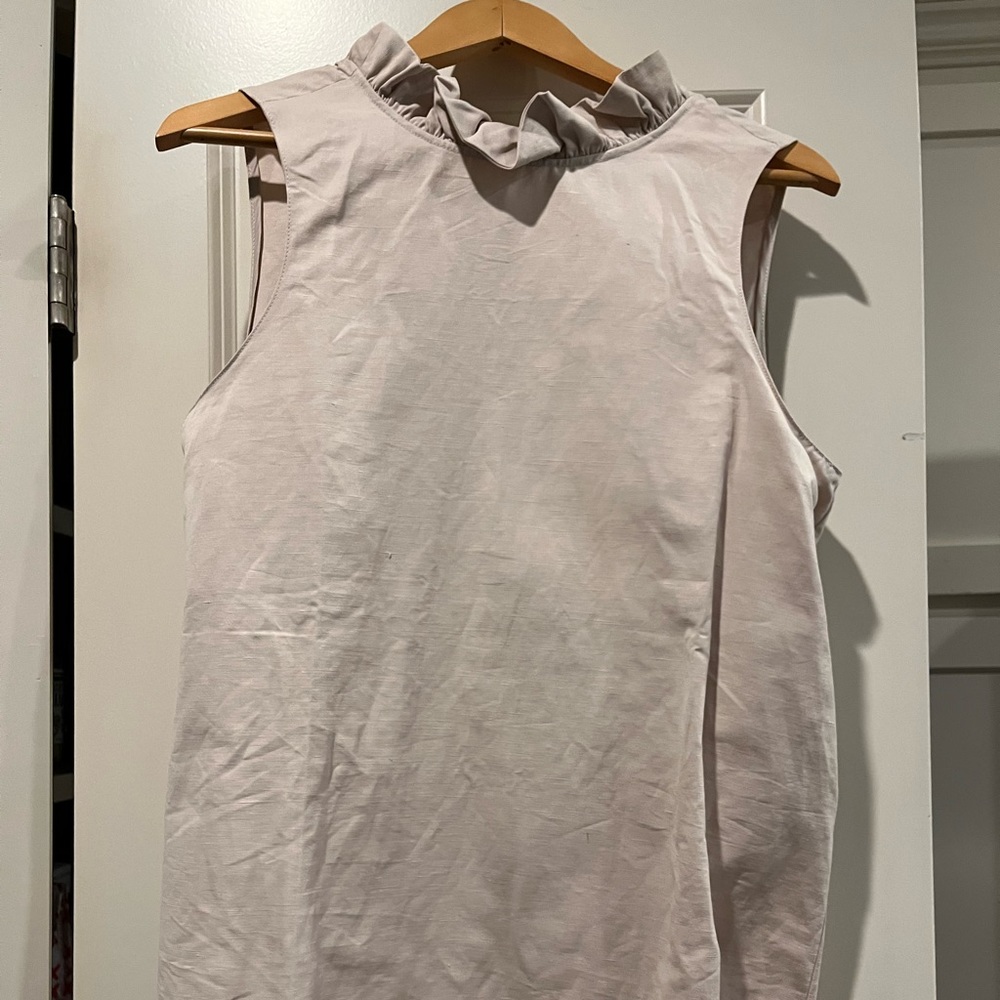 Tyler Boe Top sleeveless beige size M-New with tags